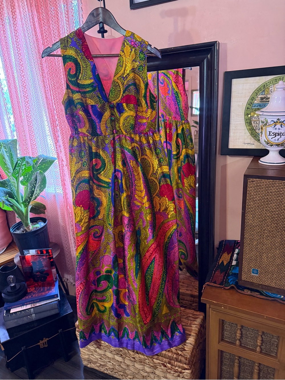 ✨ Stunning vintage Y2K-era maxi dress by Method! ✨